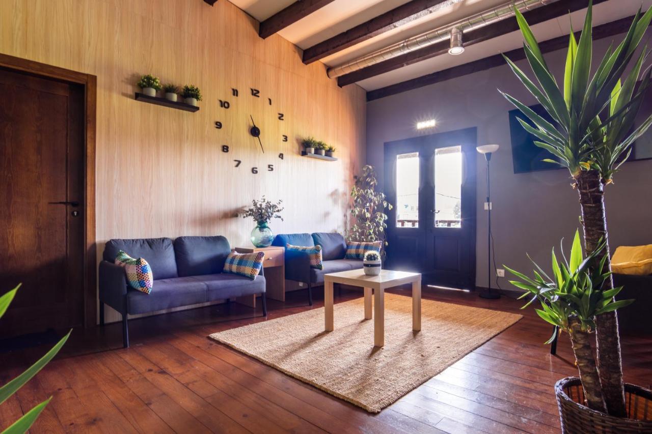 Albergue Gbc Caldas Caldas De Reis Exteriör bild